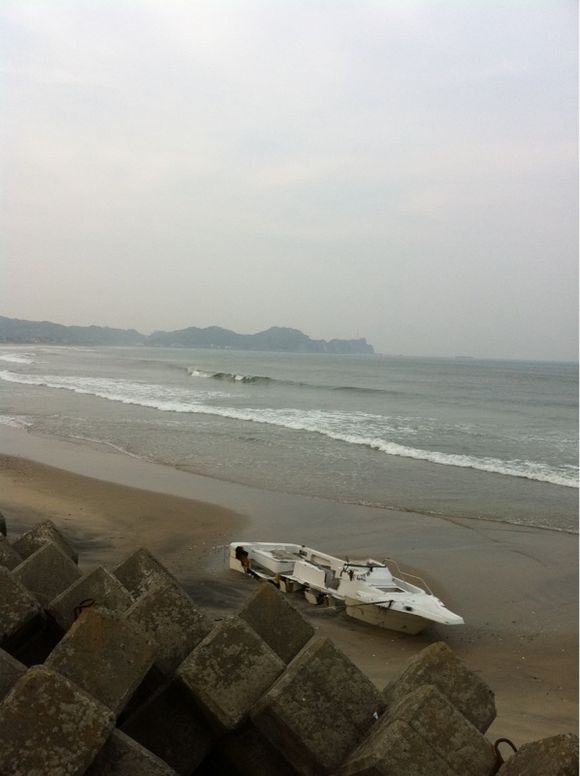 Leyonaとチキントマトカレーと夕方の海